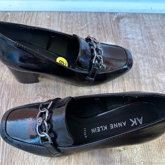 Women’s Anne Klein Shoes, Black, Size 9 - Picture 5 of 13